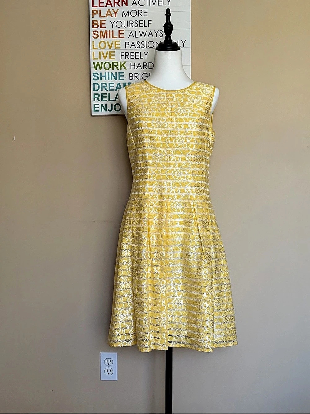 Nine West Yellow Lace Floral Dress Mini Yellow & White Size 6